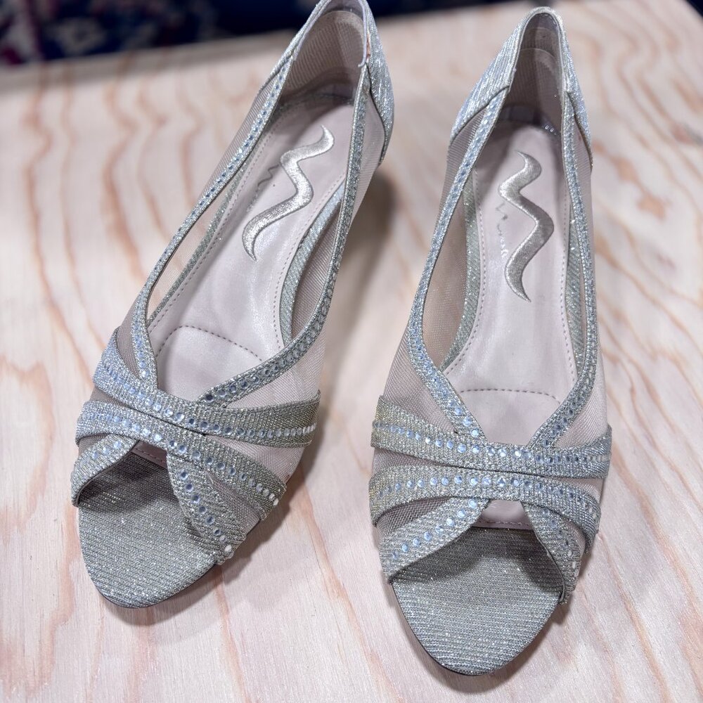 Nina Russell wedge pumps size 8M